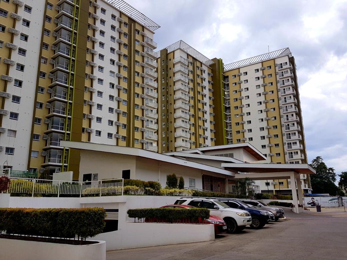 Keys 'N Places Holiday Rentals At Mesaverte Condo Cagayan de Oro Exterior foto